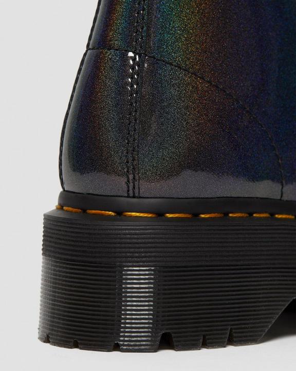 https://i1.adis.ws/i/drmartens/26227029.89.jpg?$large$Vegan Molly Rainbow Platform Boots Dr. Martens