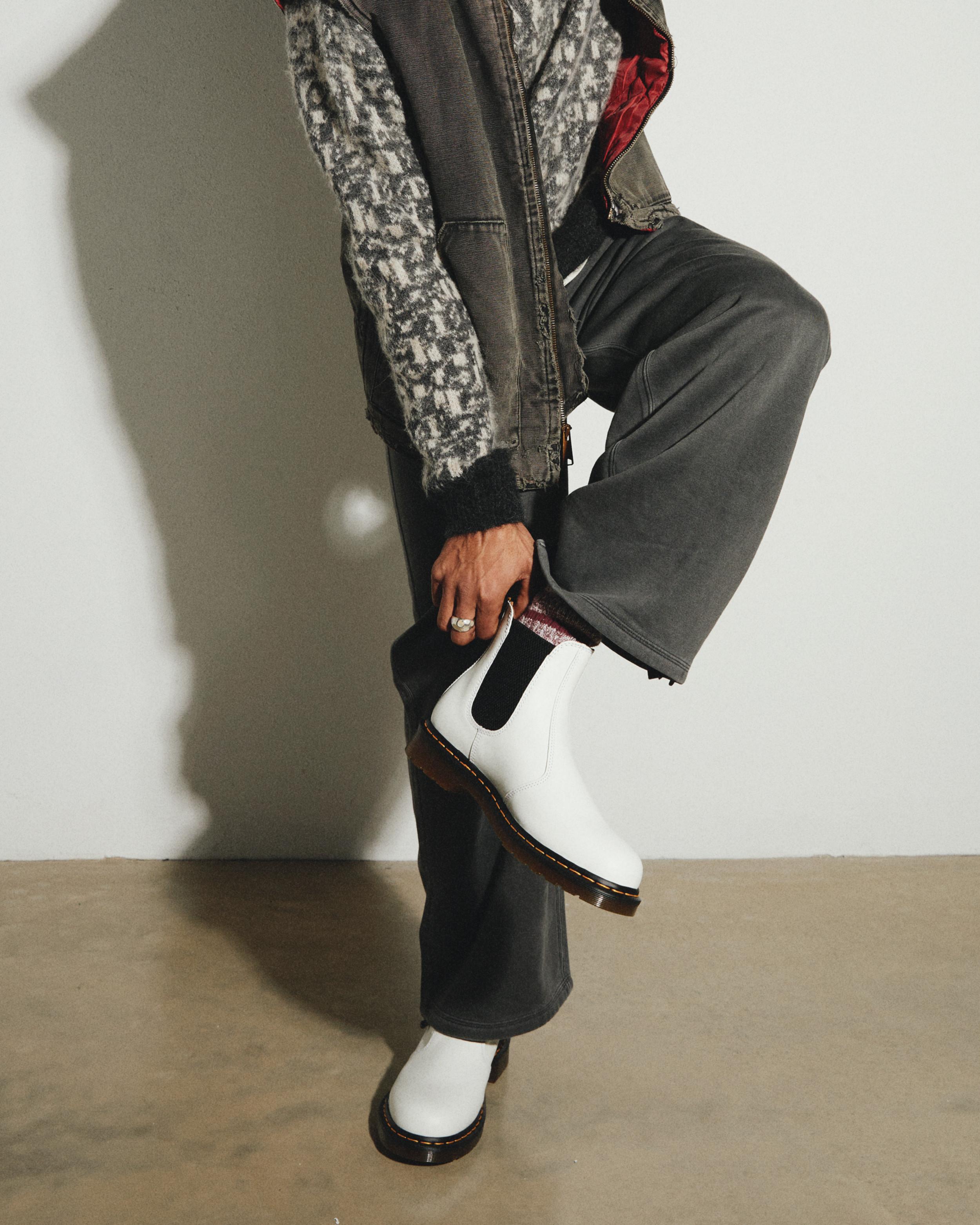 2976 Glattleder Chelsea Boots mit gelben Nahten