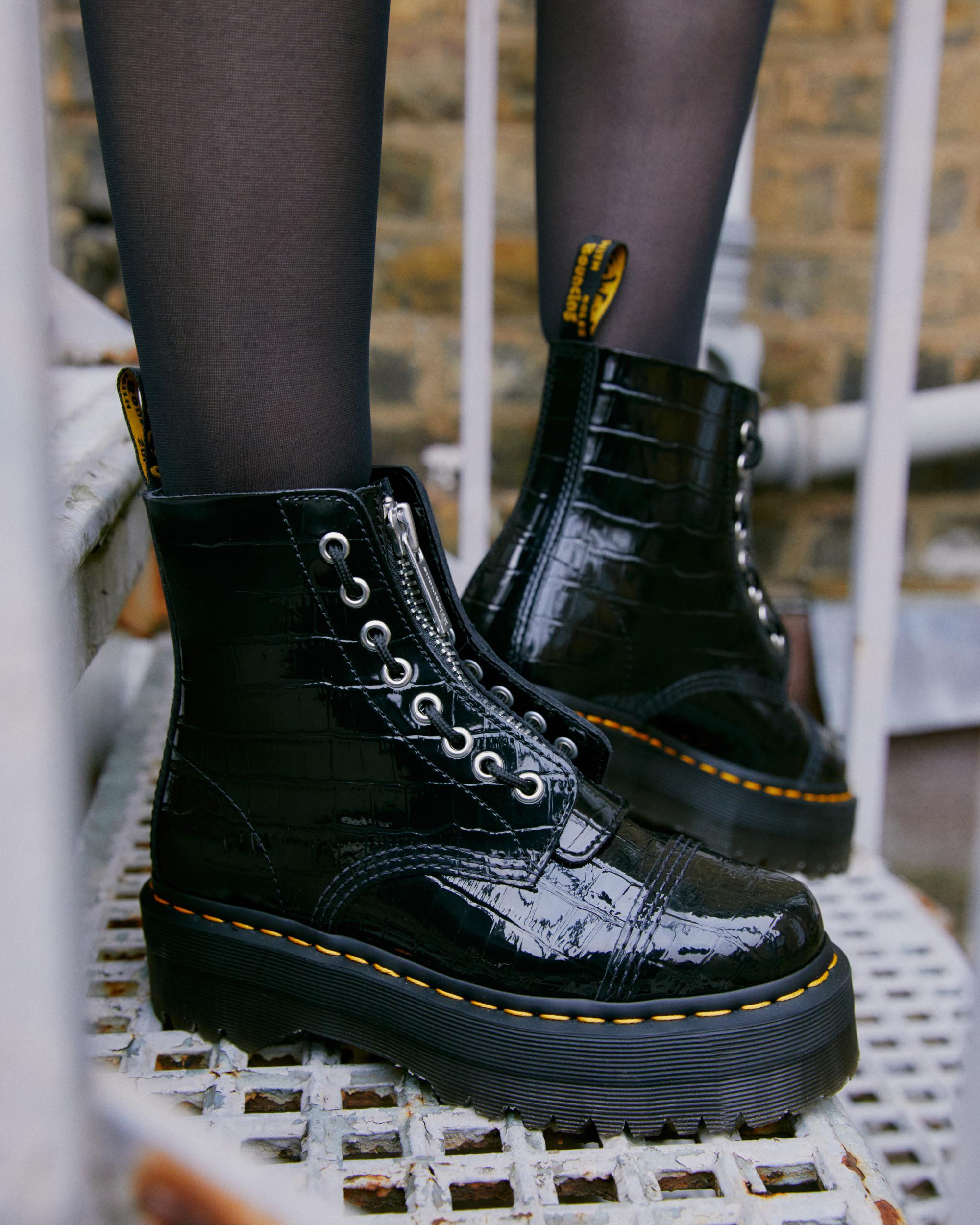 Botas con plataforma Sinclair en charol efecto cocodrilo | Martens