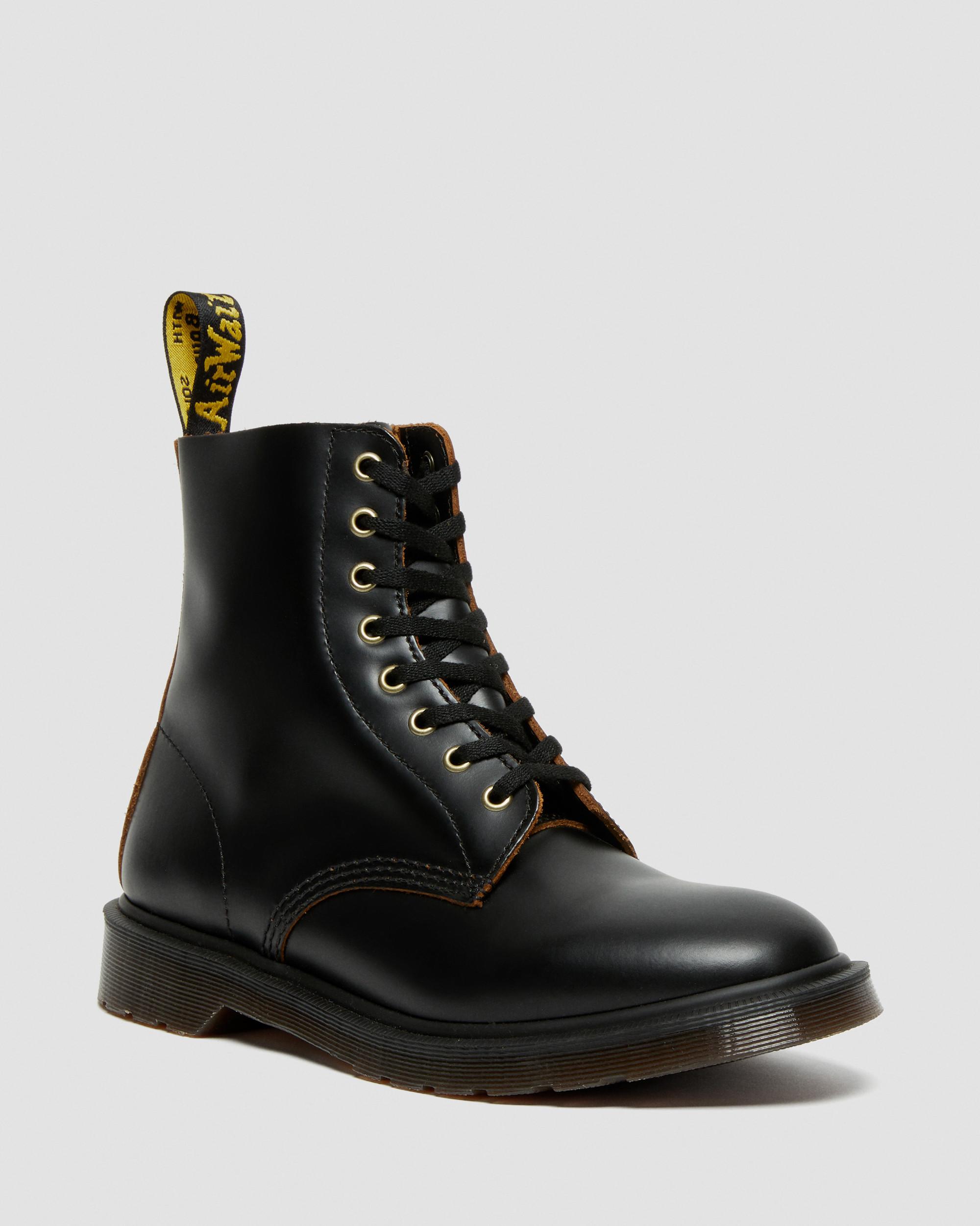 1460 Vintage Smooth Leather Lace Up Boots, Black | Dr. Martens