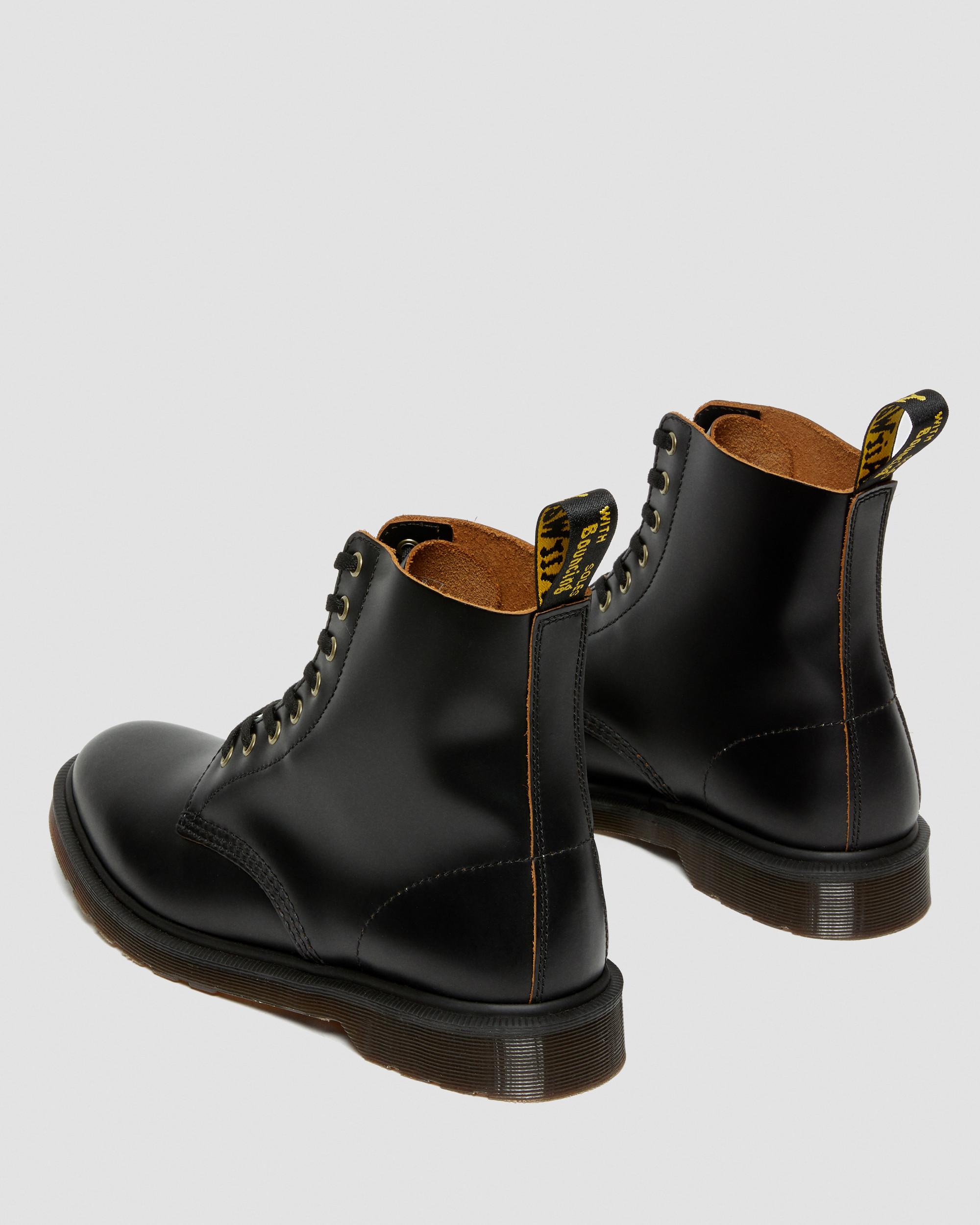 1460 Vintage Smooth Leather Lace Up Boots | Dr. Martens