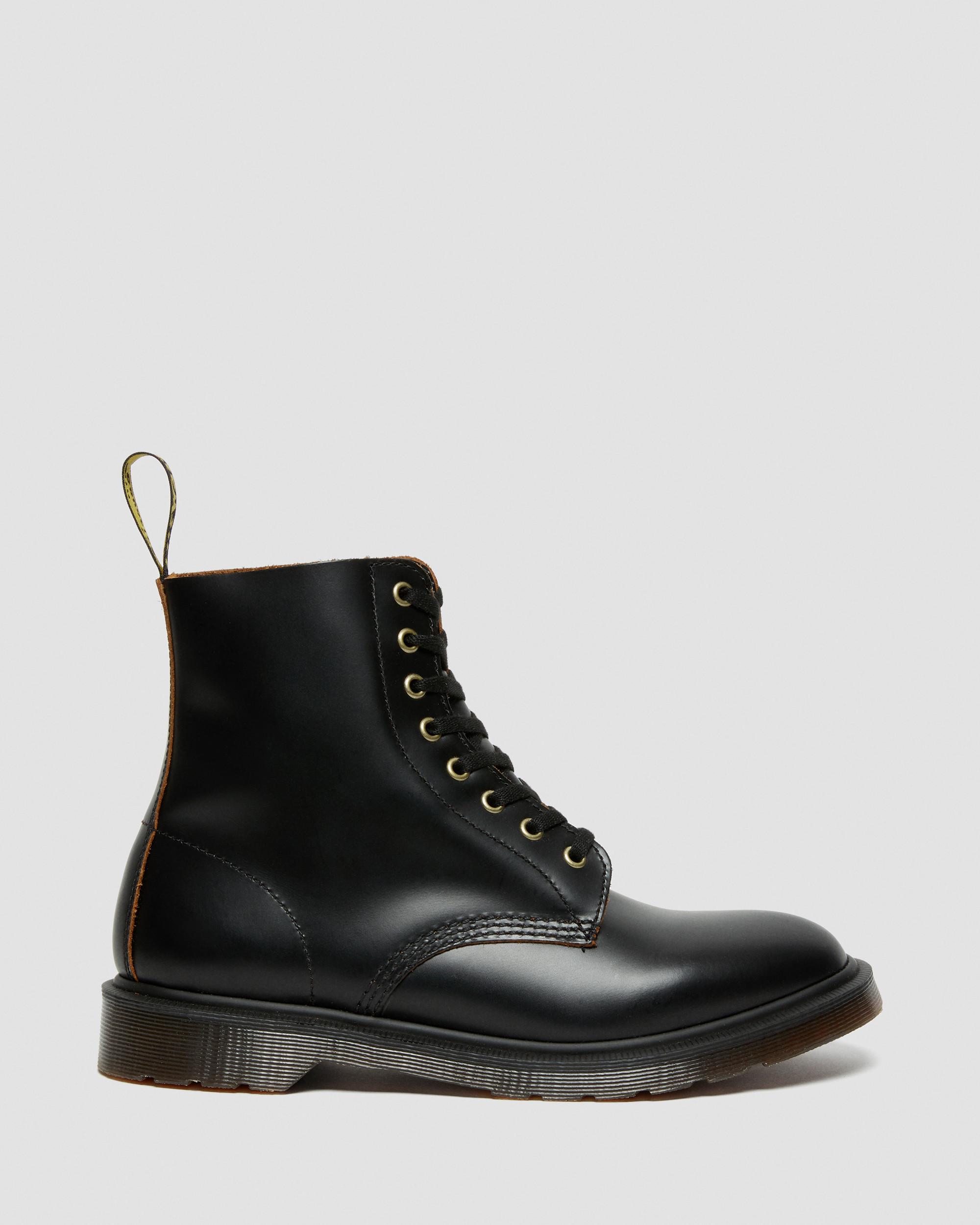 1460 Vintage Smooth Leather Lace Up Boots | Dr. Martens