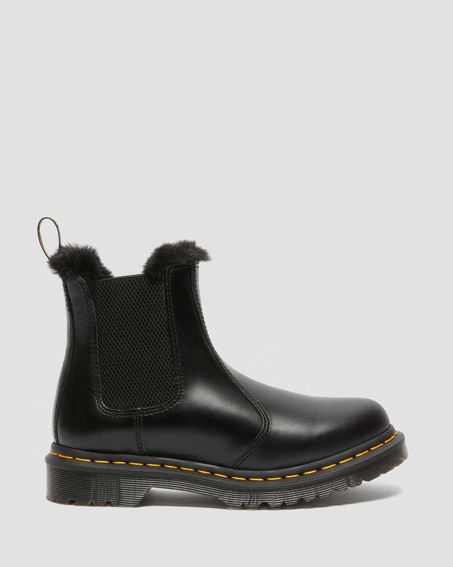https://i1.adis.ws/i/drmartens/26332021.87.jpg?$large$2976 LEONORE FAUX FUR LINED CHELSEA BOOTS Dr. Martens