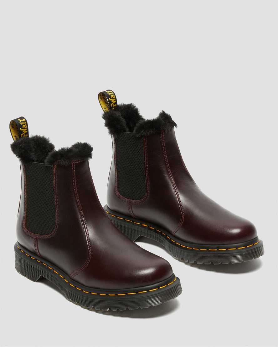https://i1.adis.ws/i/drmartens/26332601.88.jpg?$large$2976 Leonore Faux Fur Lined Chelsea Boots Dr. Martens