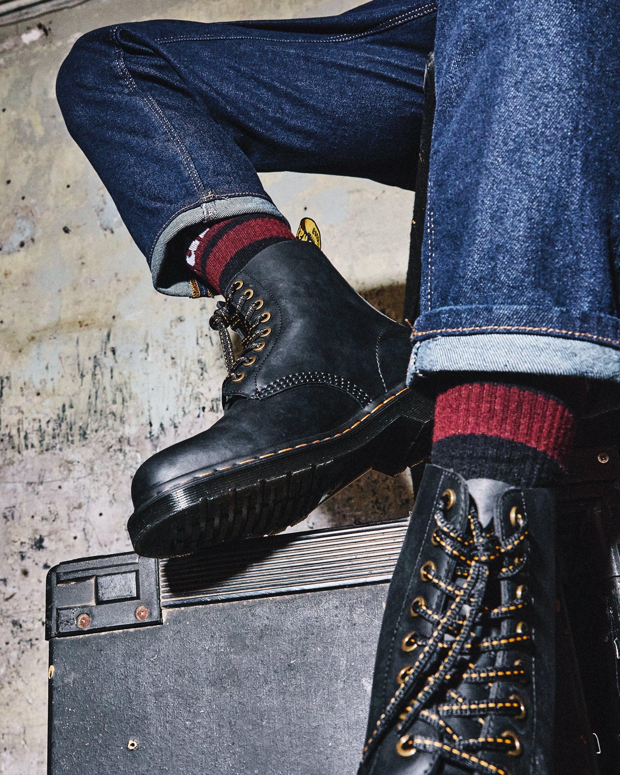 1460 Pascal Leather Lace Up Boots in BLACK | Dr. Martens™
