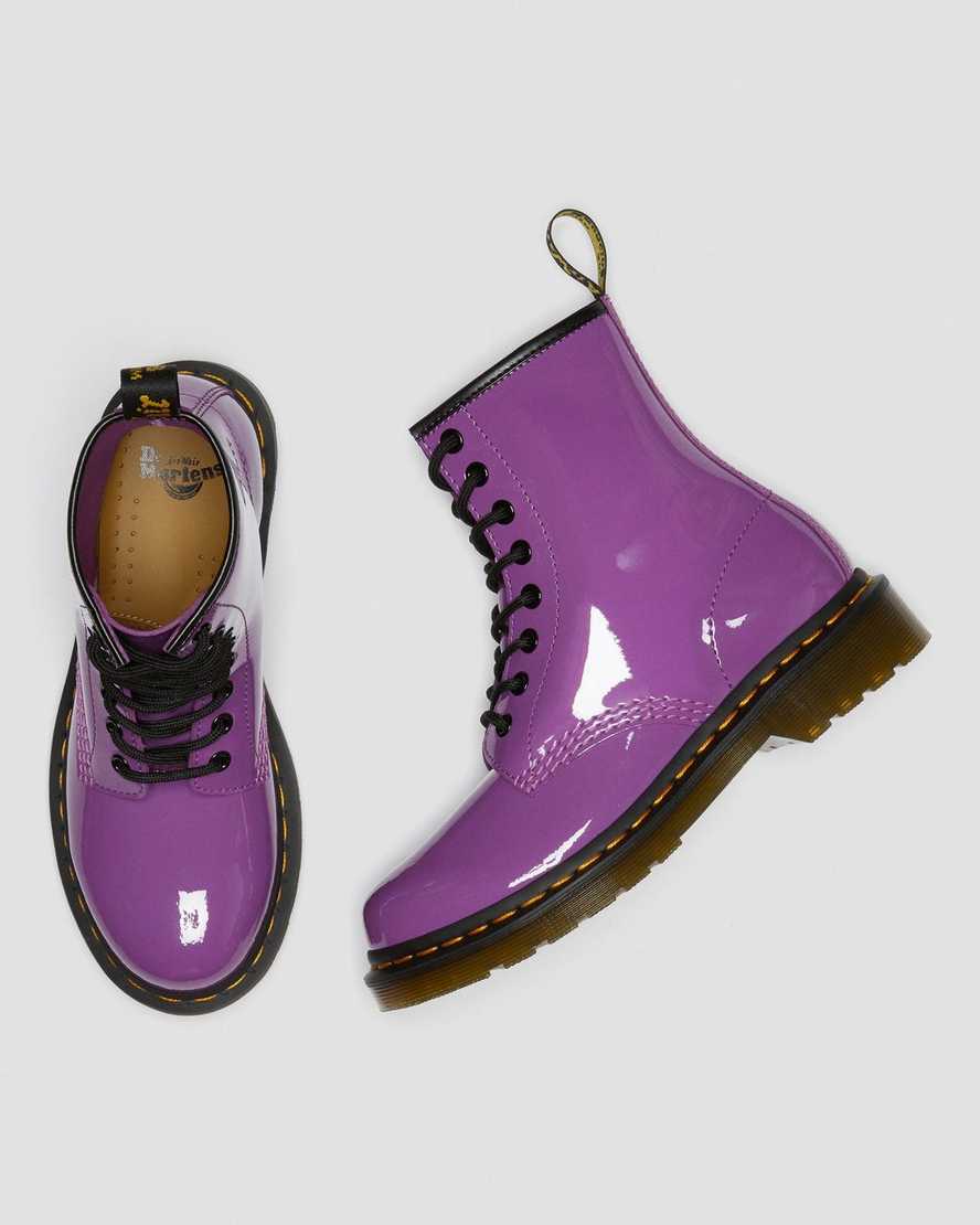 https://i1.adis.ws/i/drmartens/26425501.88.jpg?$large$1460 Women's Patent Leather Lace Up Boots | Dr Martens