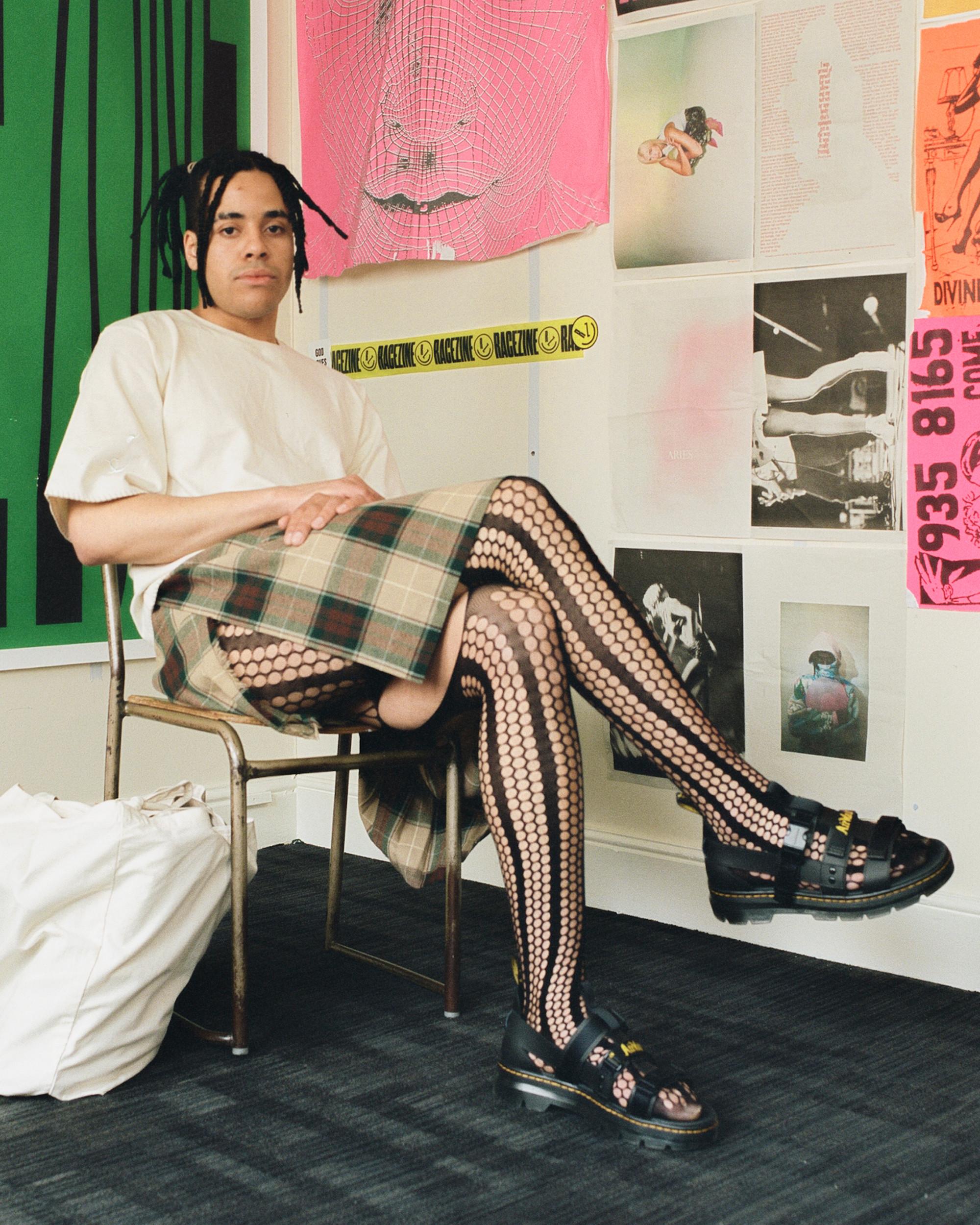 Pearson Strap Webbing Sandals in BLACK | Dr. Martens™