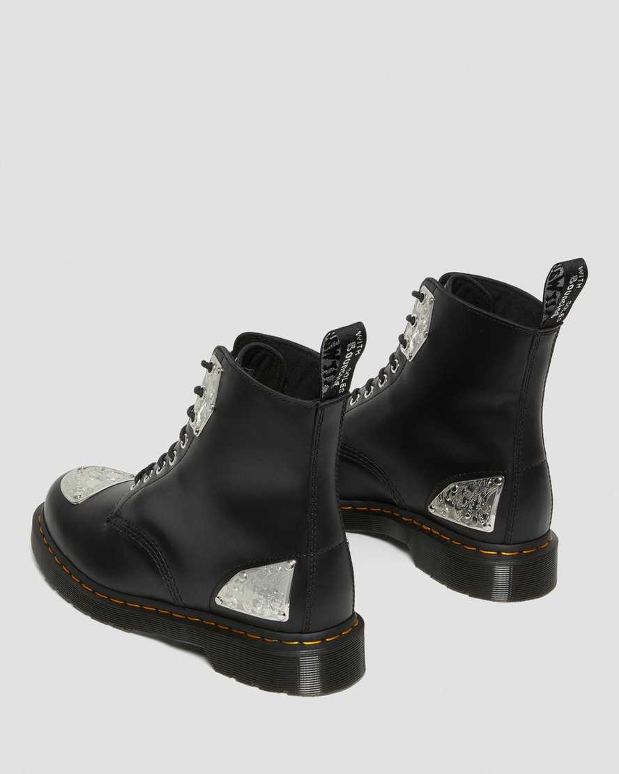 https://i1.adis.ws/i/drmartens/26507001.90.jpg?$large$King Nerd 1460 Leather Lace Up Boots Dr. Martens