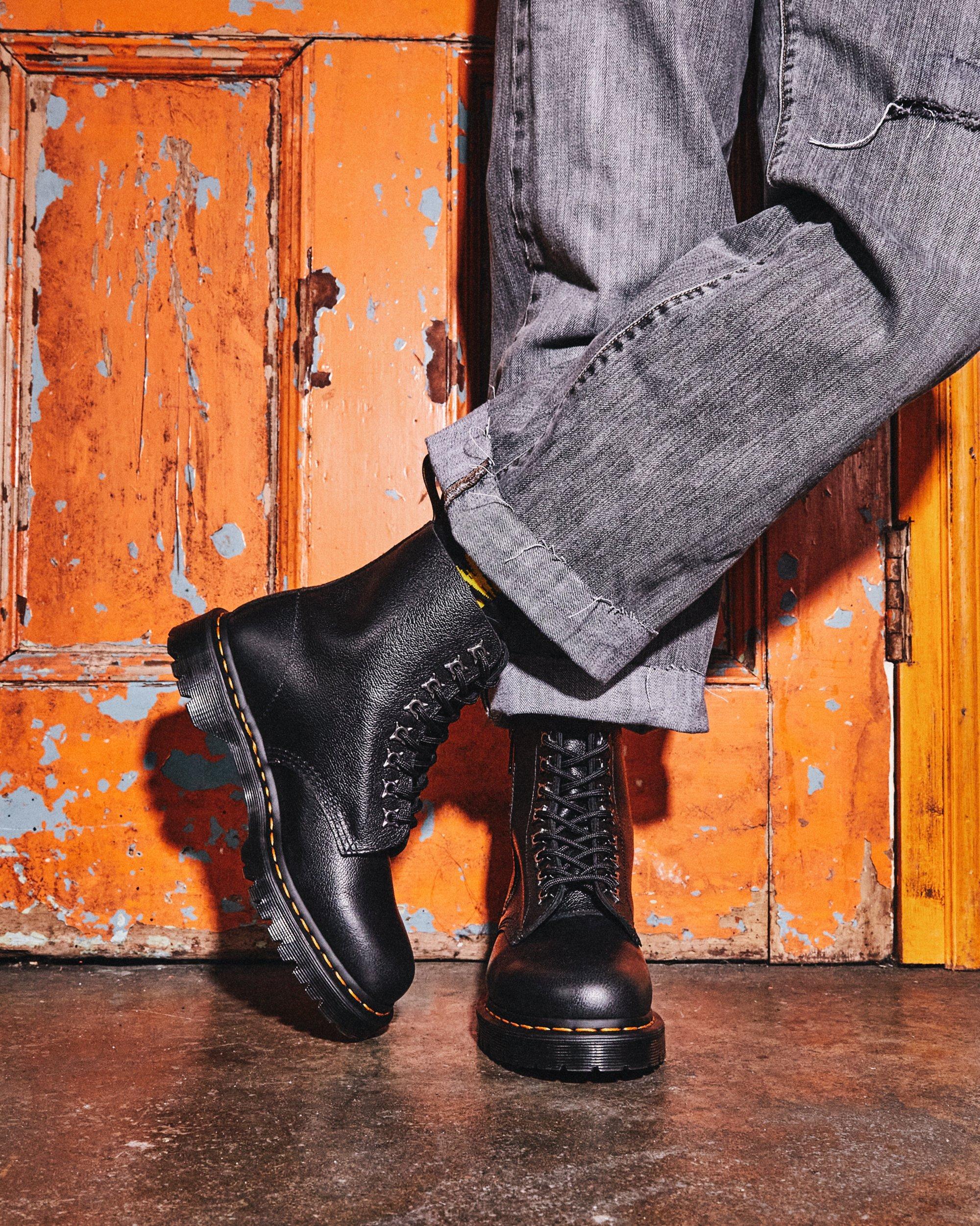 1460 Pascal Zip Tumbled Leather Lace Up Boots in BLACK | Dr. Martens™