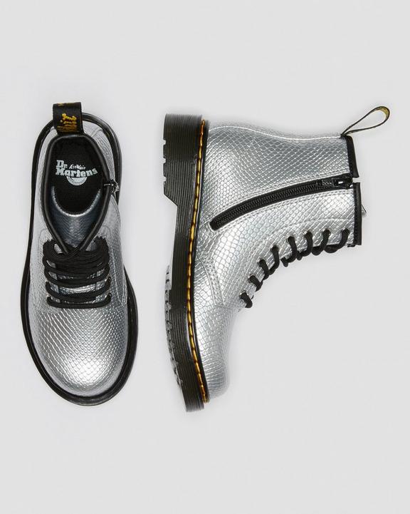 https://i1.adis.ws/i/drmartens/26605040.88.jpg?$large$Junior 1460 Reptile Emboss Lace Up Boots Dr. Martens