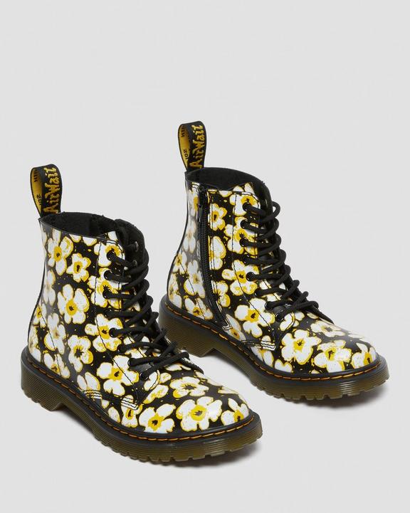 https://i1.adis.ws/i/drmartens/26613001.88.jpg?$large$Junior 1460 Pansy Patent Leather Lace Up Boots Dr. Martens