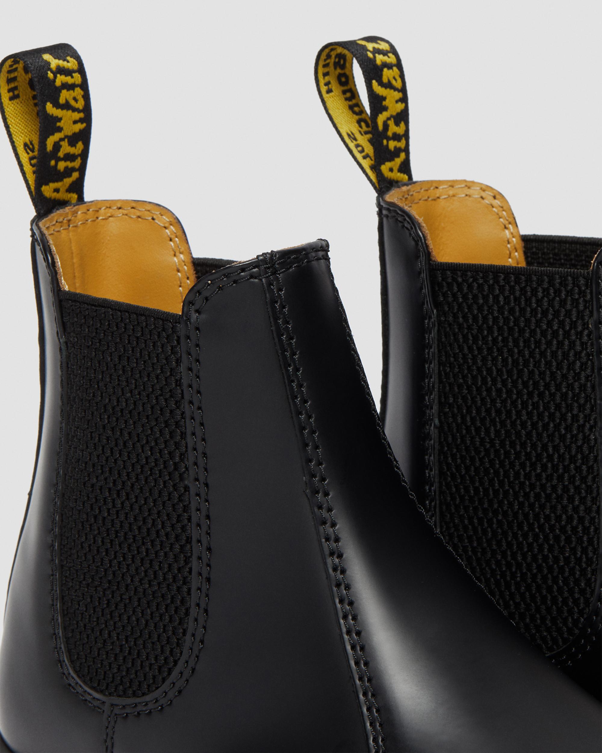 2976 Women's Smooth Leather Chelsea Boots in BLACK | Dr. Martens™