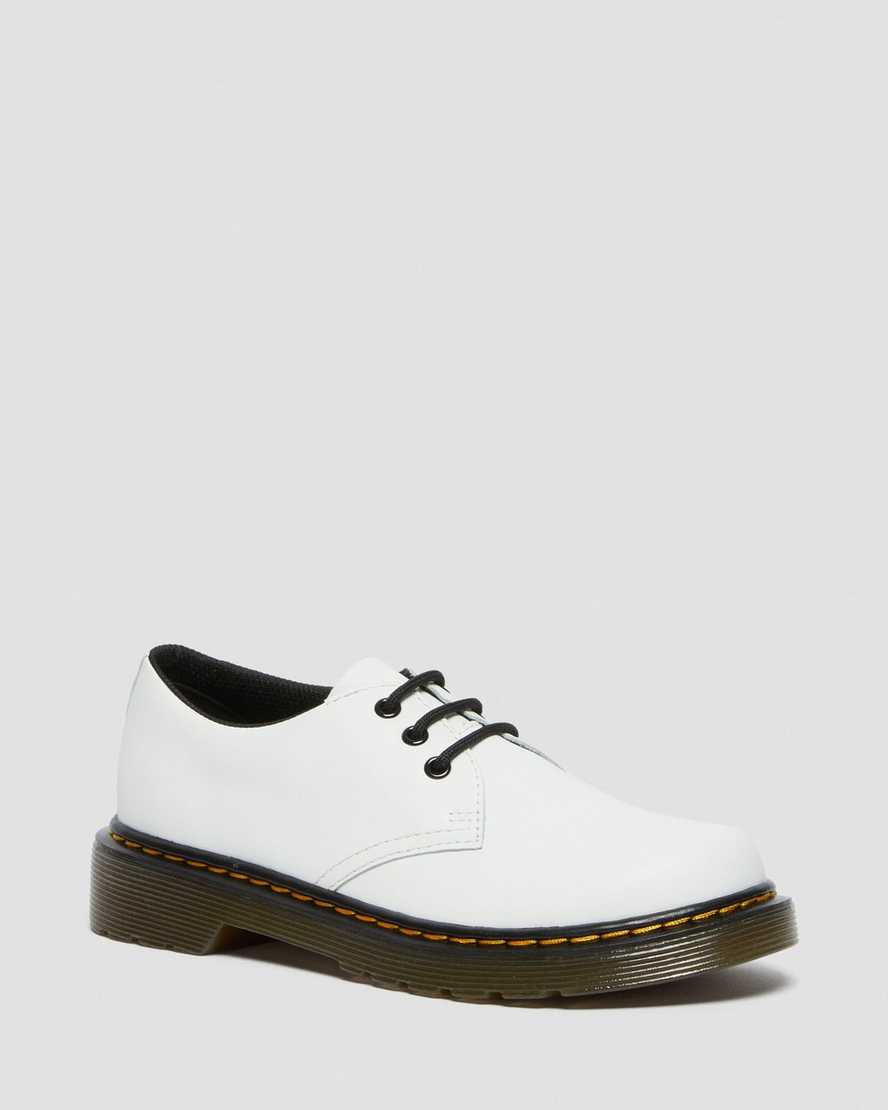 https://i1.adis.ws/i/drmartens/26775100.88.jpg?$large$Junior 1461 Leather Lace Up Shoes Dr. Martens