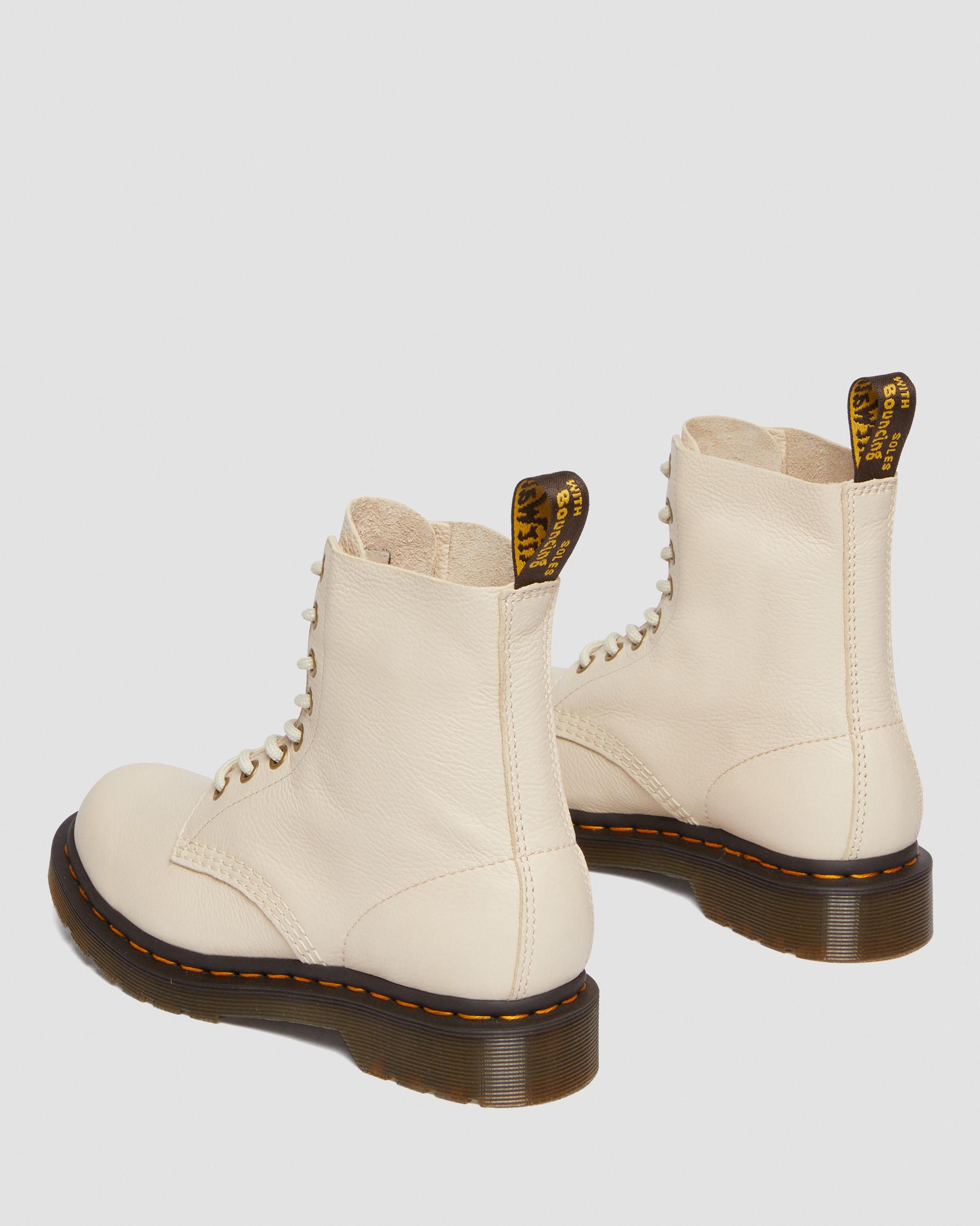 1460 Pascal Virginia leather boots in PARCHMENT BEIGE | Dr. Martens™