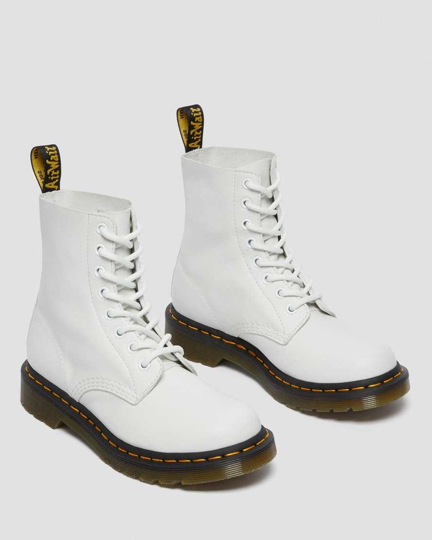 https://i1.adis.ws/i/drmartens/26802543.88.jpg?$large$1460 Pascal Virginia Leather Boots | Dr Martens