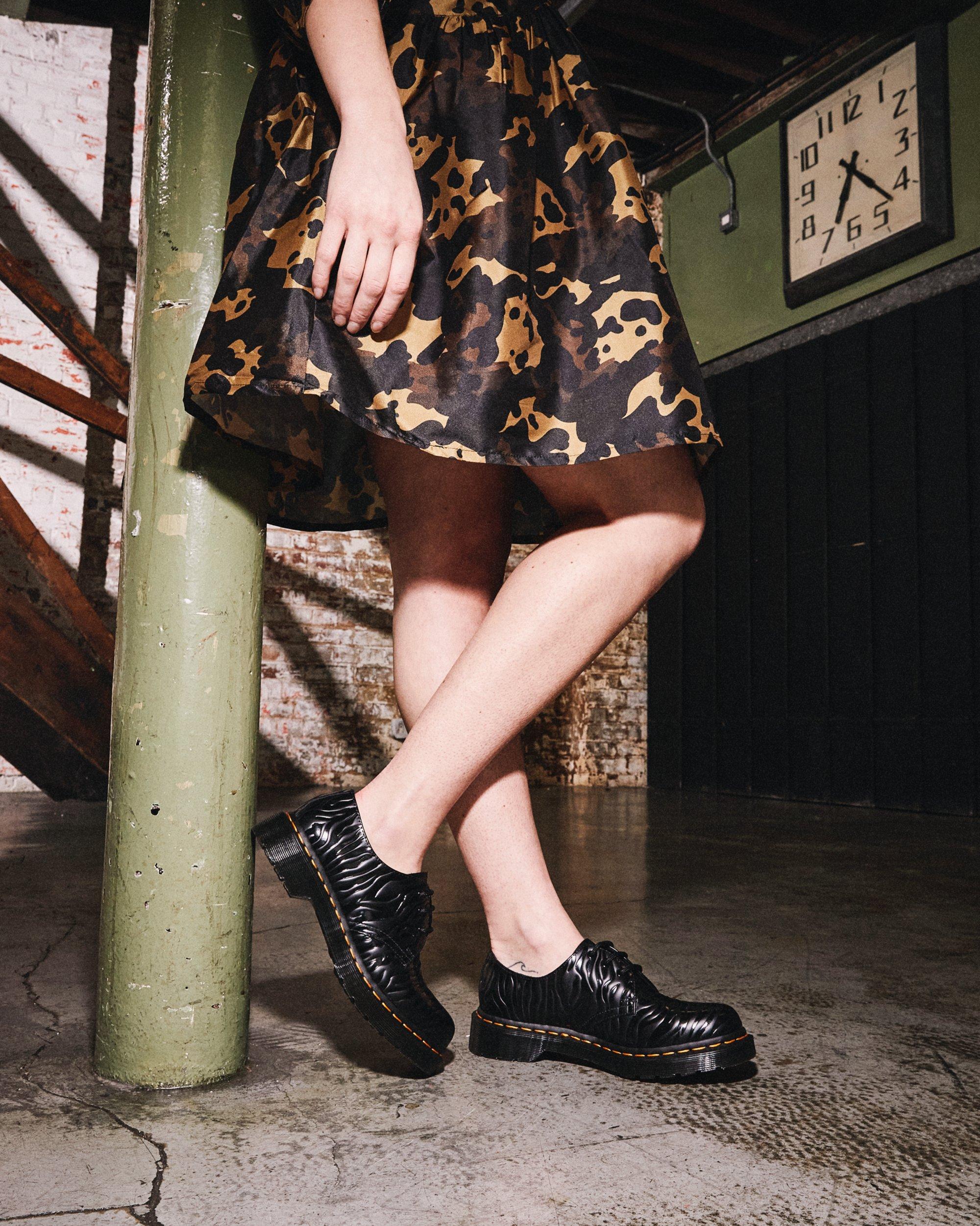 1461 Zebra Emboss Smooth Leather Oxford Shoes in BLACK | Dr. Martens™