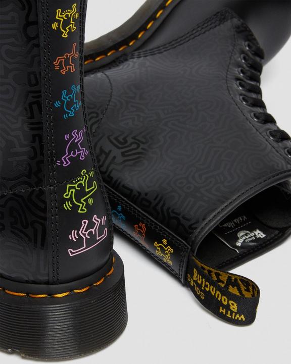https://i1.adis.ws/i/drmartens/26832001.88.jpg?$large$Keith Haring 1460 Smooth Leather Lace Up Boots Dr. Martens