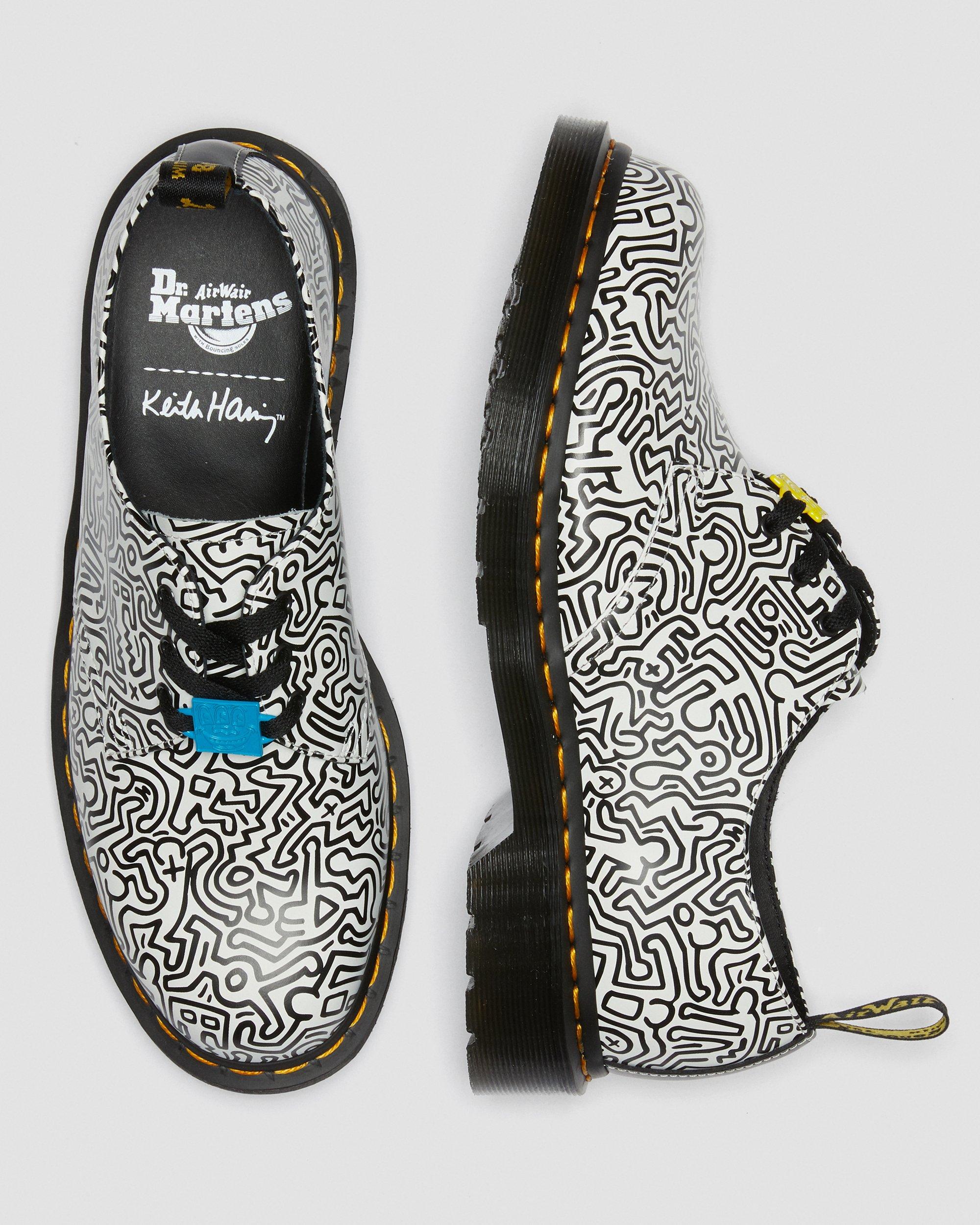 https://i1.adis.ws/i/drmartens/26833009.88.jpg?$large$1461 Keith Haring Black & White Printed Leather Shoes Dr. Martens