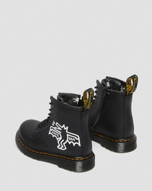 https://i1.adis.ws/i/drmartens/26836009.89.jpg?$large$Boots 1460 Keith Haring en Cuir Tout-Petit Dr. Martens