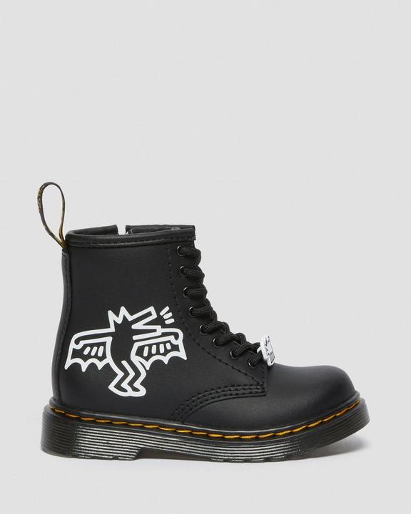 https://i1.adis.ws/i/drmartens/26836009.89.jpg?$large$Toddler 1460 Keith Haring Leather Boots Dr. Martens