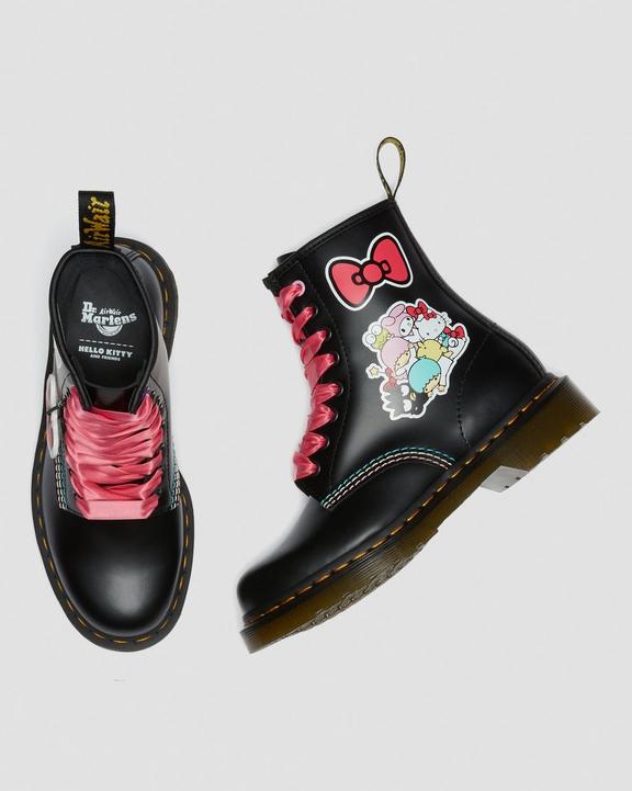 https://i1.adis.ws/i/drmartens/26840001.89.jpg?$large$Hello Kitty & Friends 1460 Smooth Leather Lace Up Boots Dr. Martens