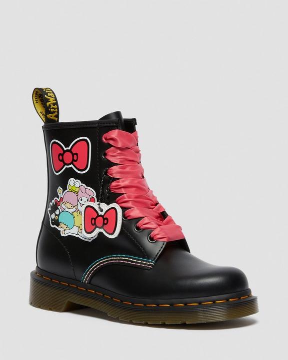 https://i1.adis.ws/i/drmartens/26840001.89.jpg?$large$Hello Kitty & Friends 1460 Smooth Leather Lace Up Boots Dr. Martens