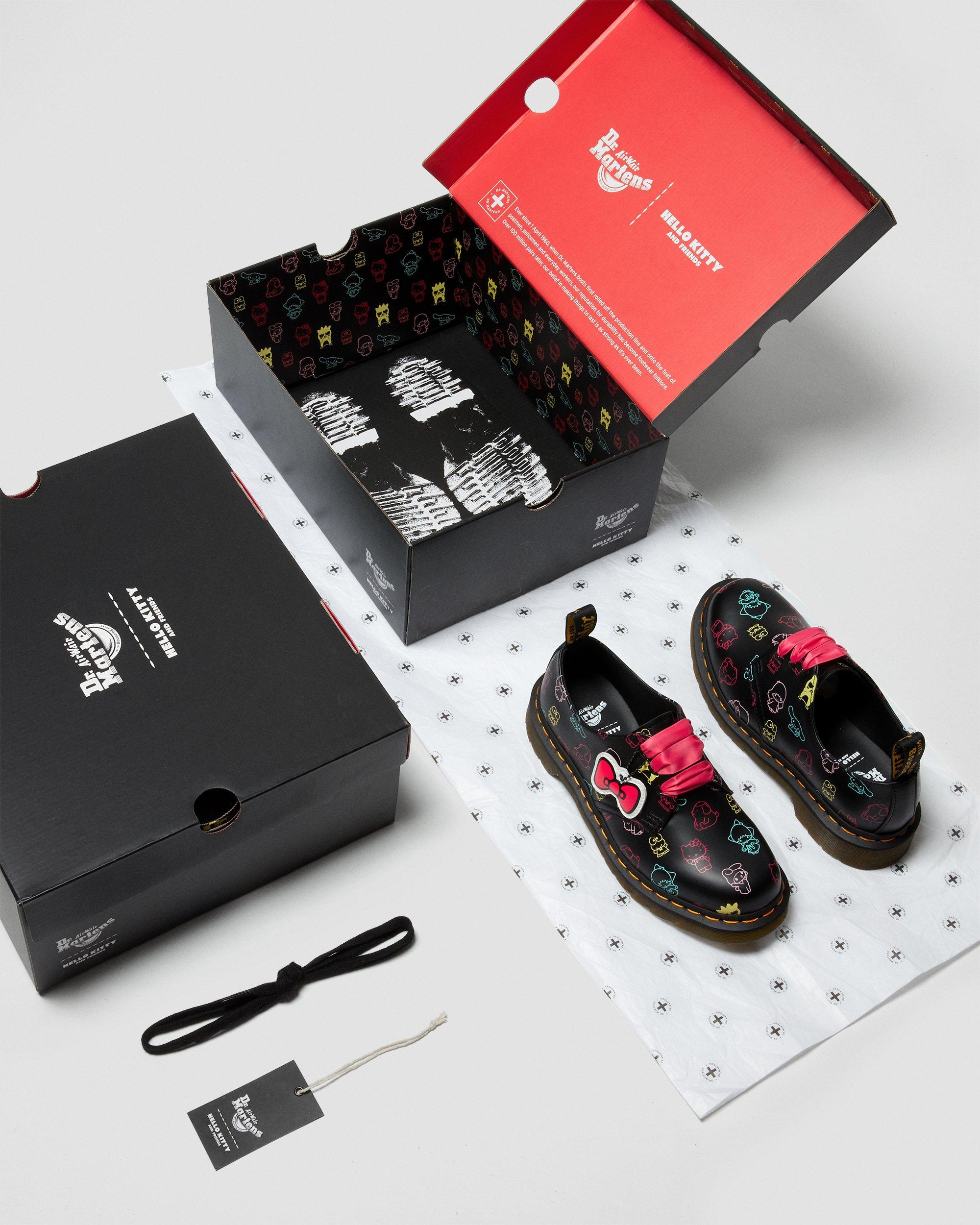 Hello Kitty & Friends 1461 Smooth Leather Oxford Shoes in BLACK+
