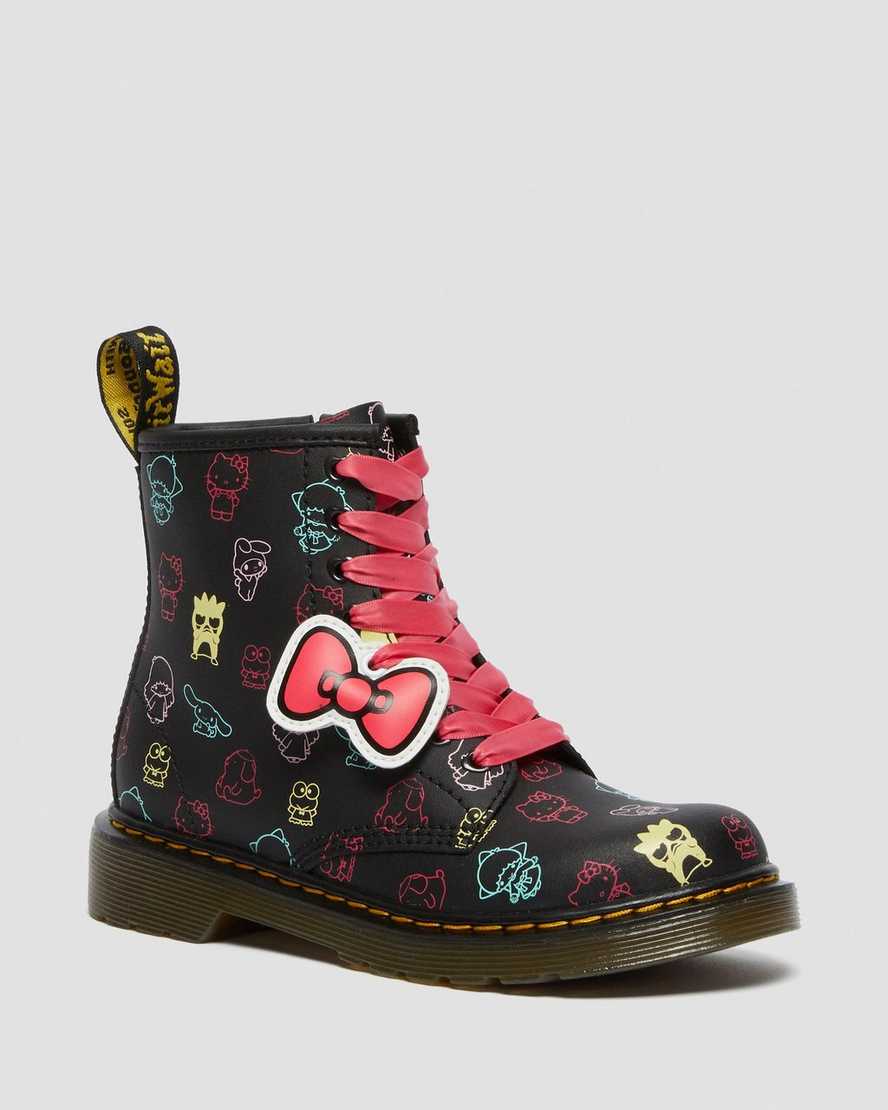https://i1.adis.ws/i/drmartens/26842001.89.jpg?$large$Junior 1460 Hello Kitty & Friends Leather Boots | Dr Martens