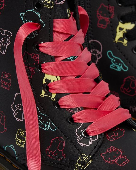 https://i1.adis.ws/i/drmartens/26842001.89.jpg?$large$Junior Hello Kitty & Friends 1460 Leather Lace Up Boots Dr. Martens