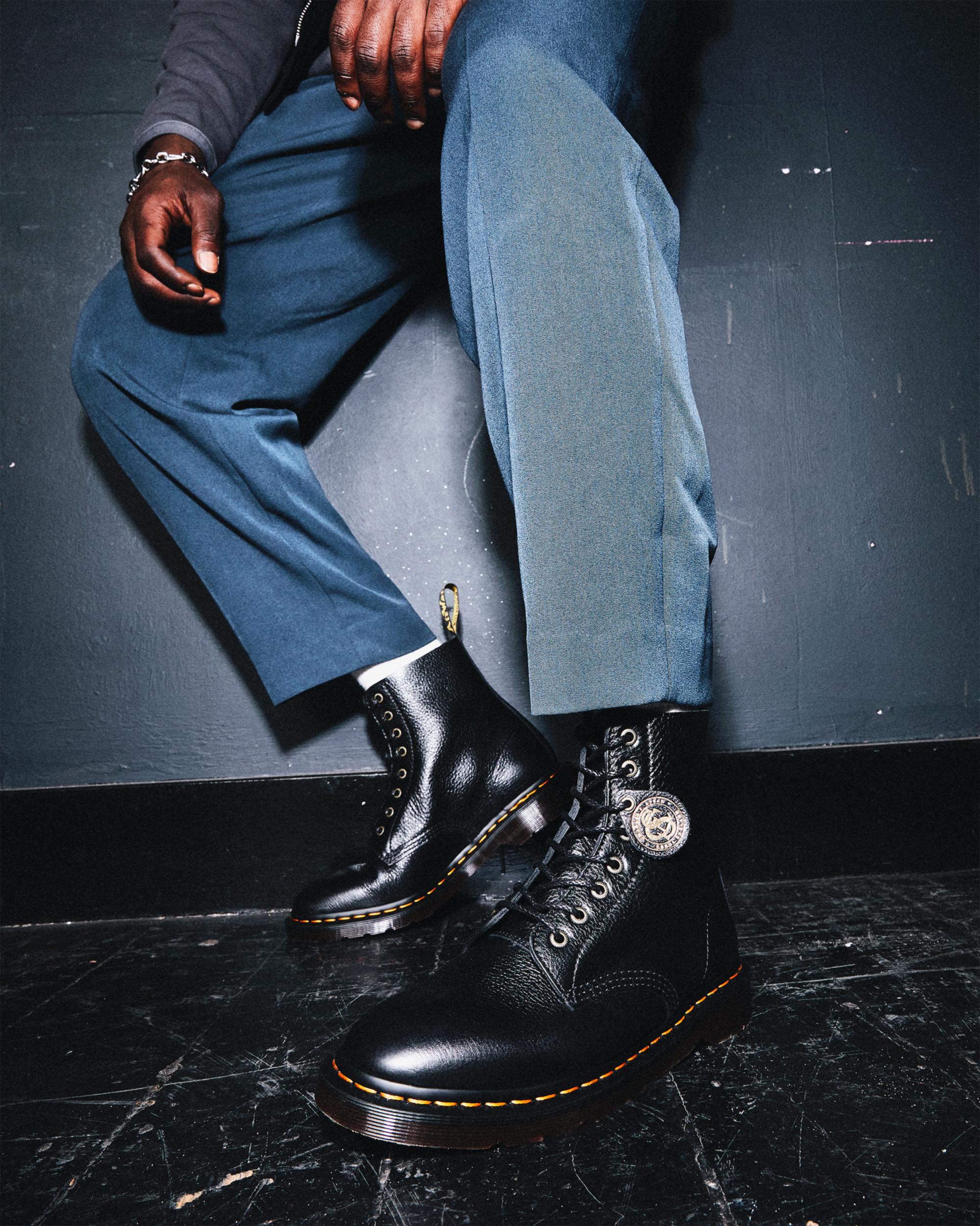 1460 Pascal Buckingham Leather Lace Up Boots | Dr. Martens