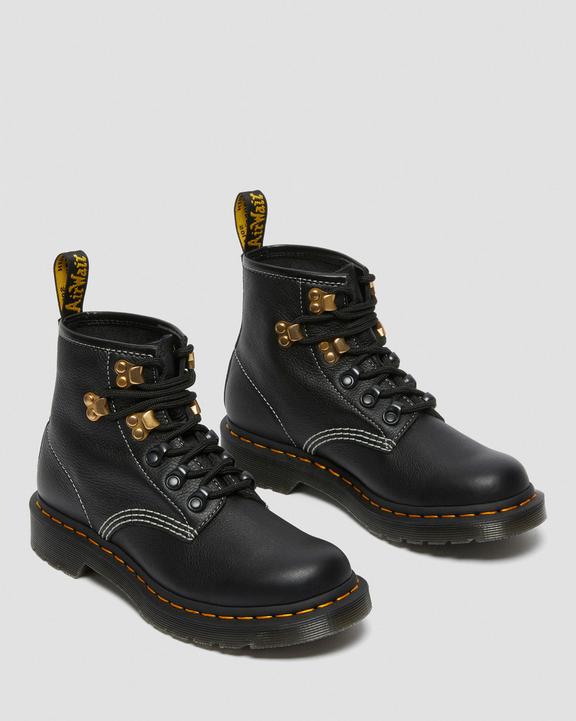 https://i1.adis.ws/i/drmartens/26862001.88.jpg?$large$101 Virginia Leather Ankle Boots Dr. Martens