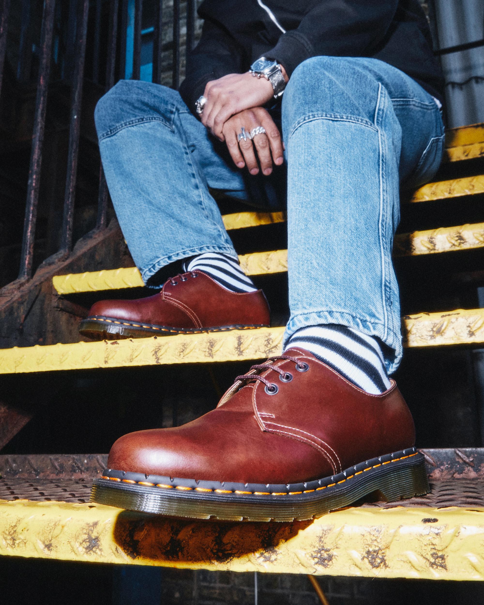 1461 Men's Abruzzo Leather Oxford Shoes in BROWN+BLACK | Dr. Martens™