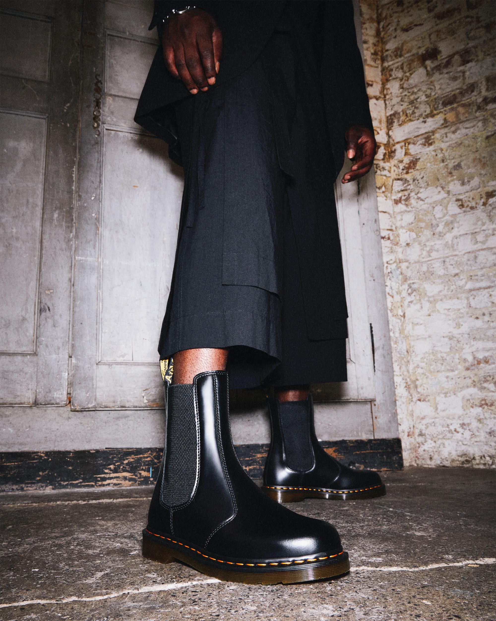 2976 Hi Smooth Leather Chelsea Boots in BLACK | Dr. Martens™