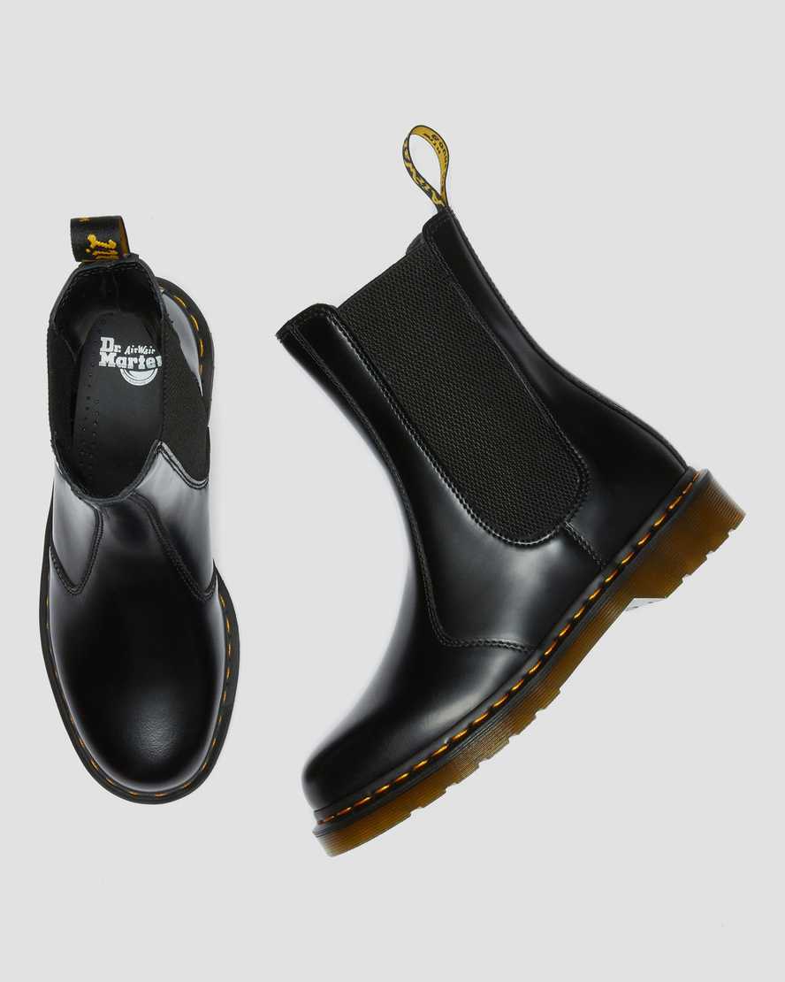 https://i1.adis.ws/i/drmartens/26964001.88.jpg?$large$2976 Hi Smooth Leather Chelsea Boots Dr. Martens