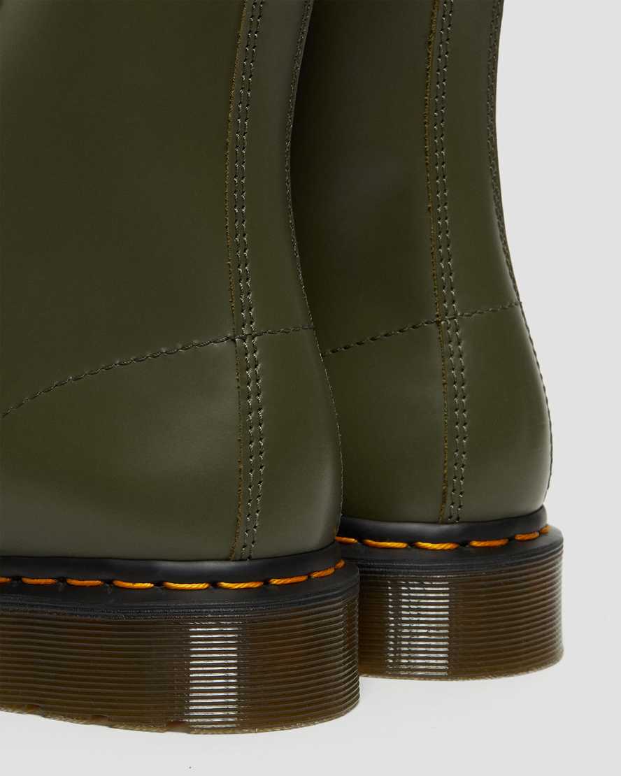 https://i1.adis.ws/i/drmartens/26966272.88.jpg?$large$1460 Pascal Verso Smooth Leather Boots Dr. Martens