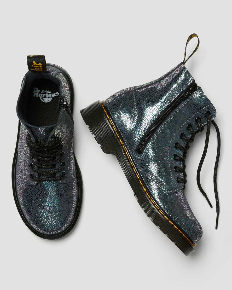 https://i1.adis.ws/i/drmartens/26970508.88.jpg?$large$Junior 1460 Pascal Iridescent Lace Up Boots Dr. Martens