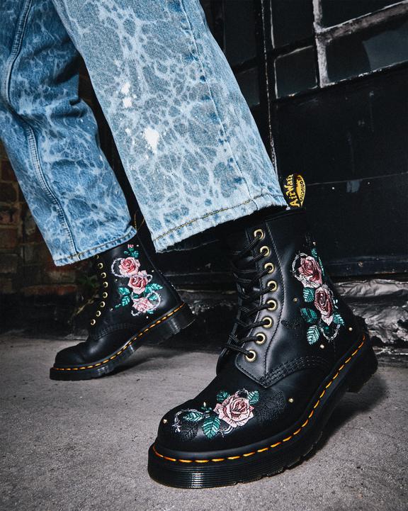 https://i1.adis.ws/i/drmartens/26980001.88.jpg?$large$1460 Vonda Floral Leather Lace Up Boots Dr. Martens