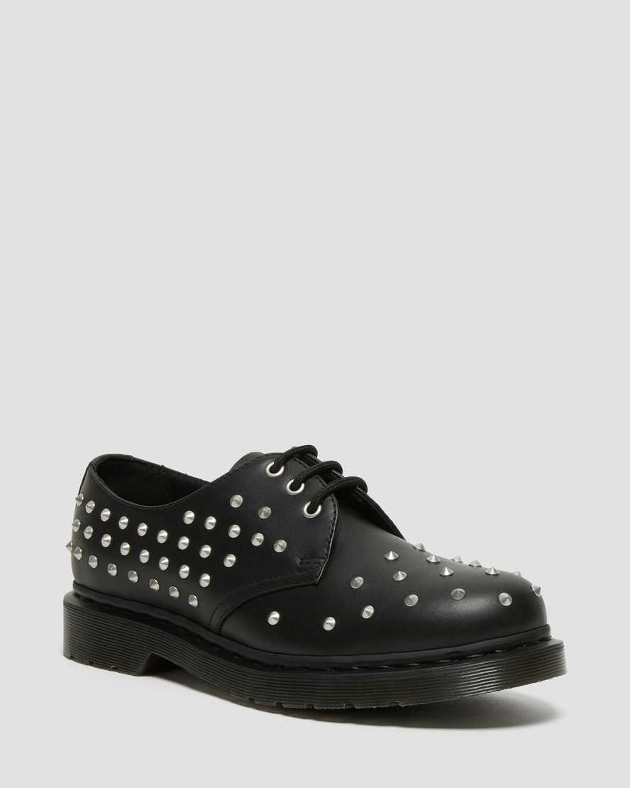 https://i1.adis.ws/i/drmartens/27041001.88.jpg?$large$1461 Stud Wanama Leather Oxford Shoes | Dr Martens