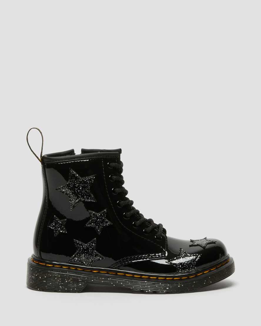 https://i1.adis.ws/i/drmartens/27056001.88.jpg?$large$Junior 1460 Glitter Star Patent Lace Up Boots Dr. Martens