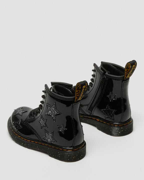 https://i1.adis.ws/i/drmartens/27057001.88.jpg?$large$Toddler 1460 Glitter Star Patent Lace Up Boots Dr. Martens