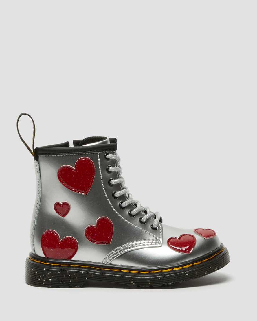 https://i1.adis.ws/i/drmartens/27063620.88.jpg?$large$Toddler 1460 Glitter Star Patent Lace Up Boots | Dr Martens