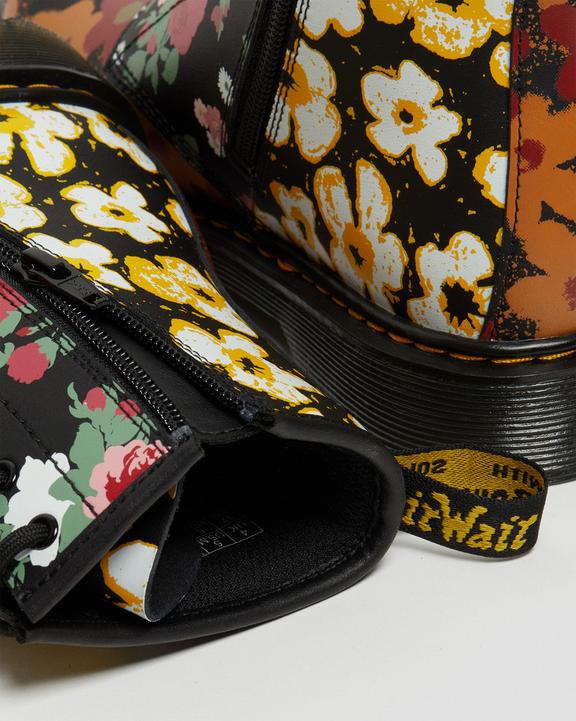 https://i1.adis.ws/i/drmartens/27096001.88.jpg?$large$Youth 1460 Floral Mash Up Leather Lace Up Boots Dr. Martens