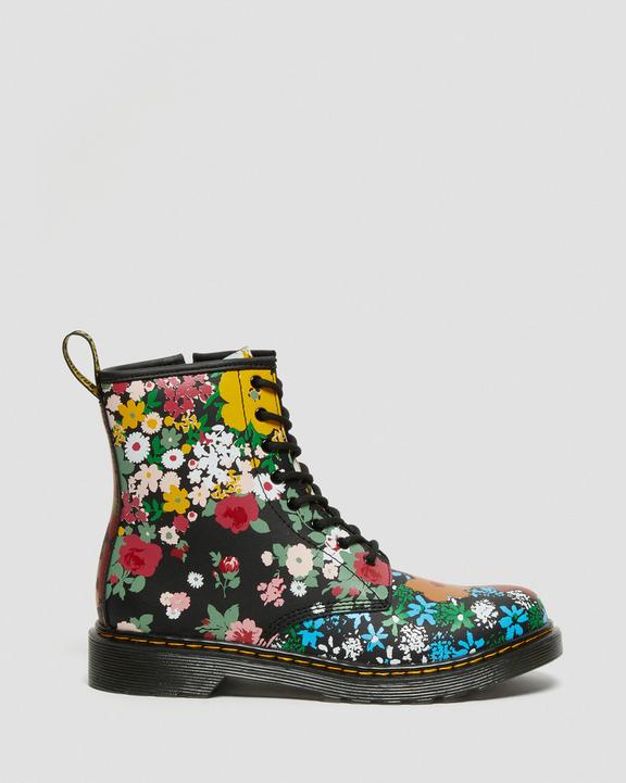 https://i1.adis.ws/i/drmartens/27096001.88.jpg?$large$1460 Y Dr. Martens