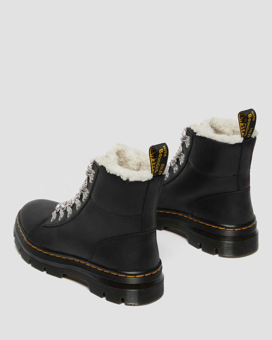 https://i1.adis.ws/i/drmartens/27120001.88.jpg?$large$Combs Faux Shearling Lined Casual Boots Dr. Martens