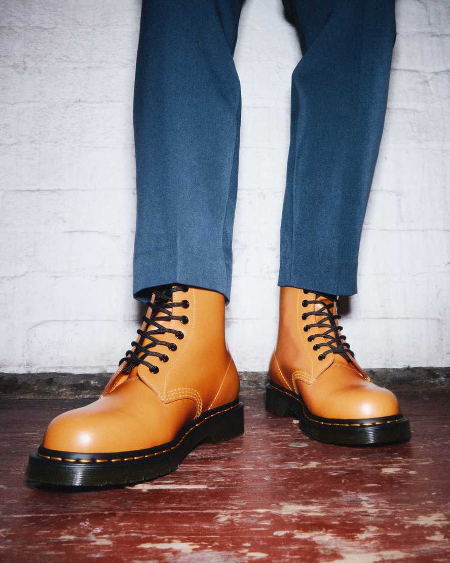 https://i1.adis.ws/i/drmartens/27139804.88.jpg?$large$1460 Smooth Leather Lace Up Boots Dr. Martens