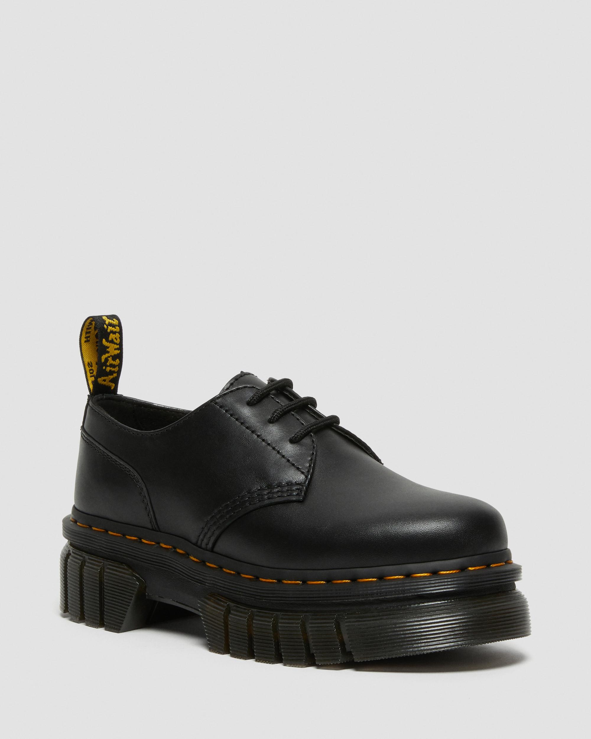 1460 Studded Chain Leather Lace Up Boots in Black | Dr. Martens