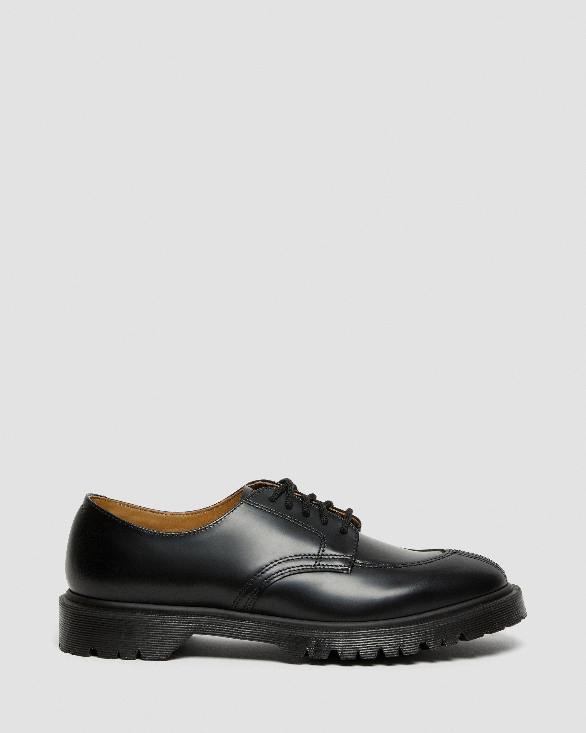 2046 SUPREME® Smooth Leather Shoes in Black | Dr. Martens