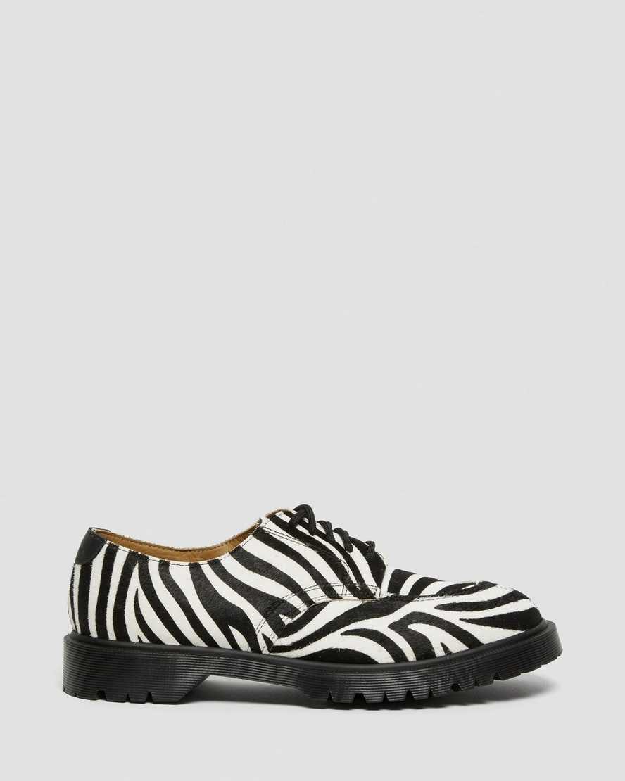 https://i1.adis.ws/i/drmartens/27151009.88.jpg?$large$Chaussures 2046 SUPREME® Zebra Dr. Martens