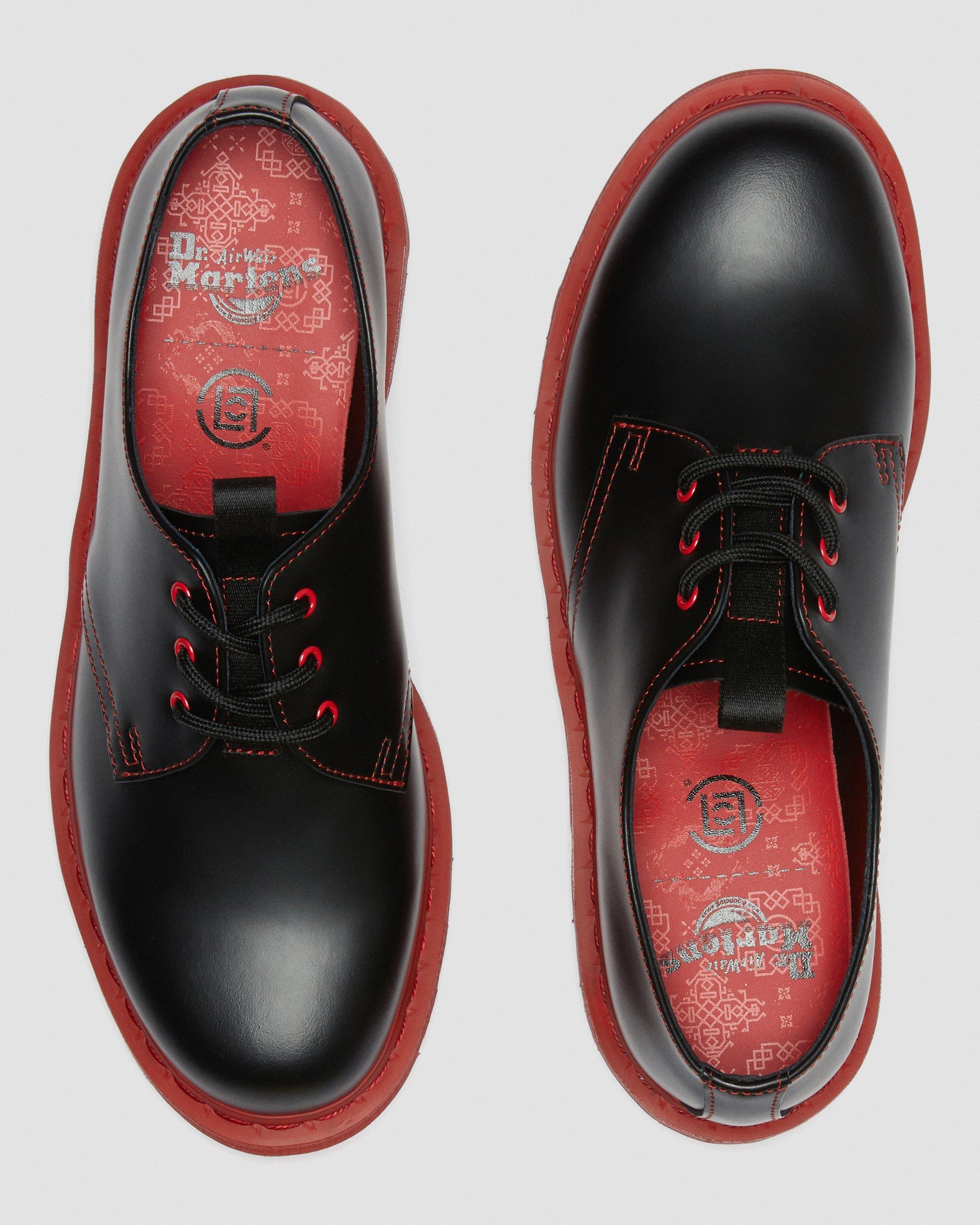 https://i1.adis.ws/i/drmartens/27153001.88.jpg?$large$1461 CLOT Leather Oxford Shoes Dr. Martens