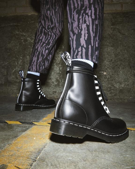 1460 Contrast Hardware Leather Lace Up Boots1460 Contrast Hardware Leather Lace Up Boots Dr. Martens